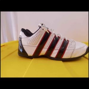 MEN'S ADIDAS TENNIS SNEAKERS - SIZE 10.5